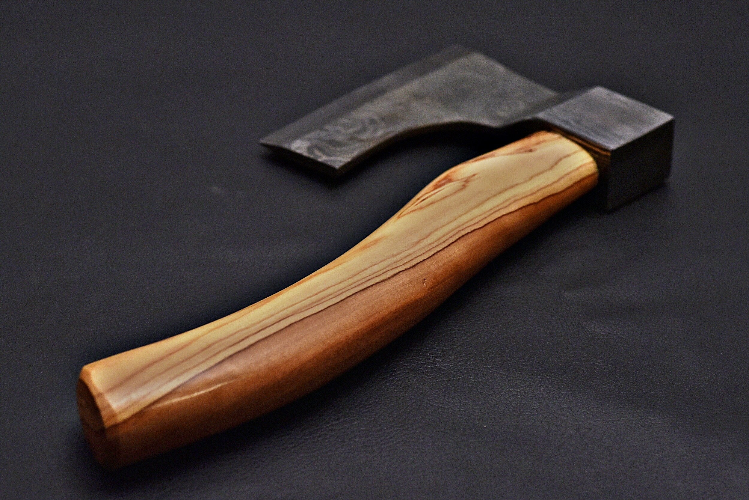 Handmade Tomahawk Damascus steel Axe , Throwing Axe , Hatchet Axe with oil wood handle