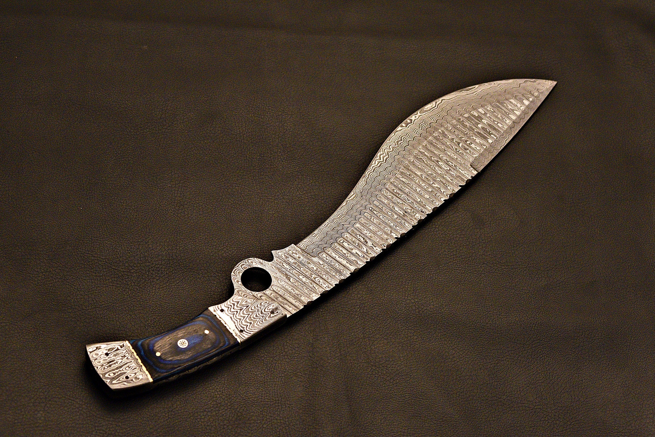 Handmade Damascus Bowie Knife / Outdoor Camping Knife / Everyday Carry Knife / HT Knife / With leather Sheath