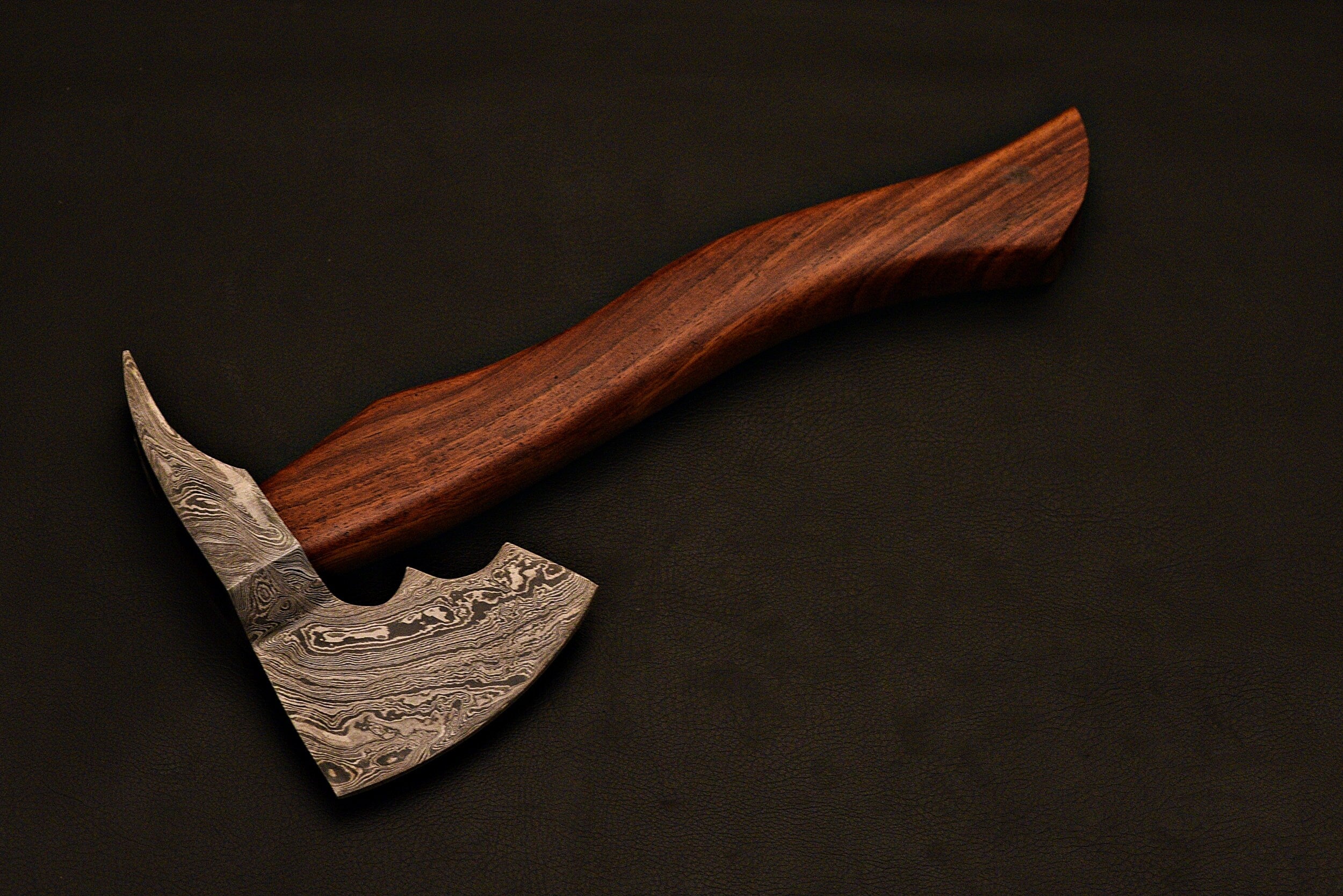 Handmade Damascus Steel Tomahawk/Axe / Aaro Axe / Hatchet / Axe With Rose Wood