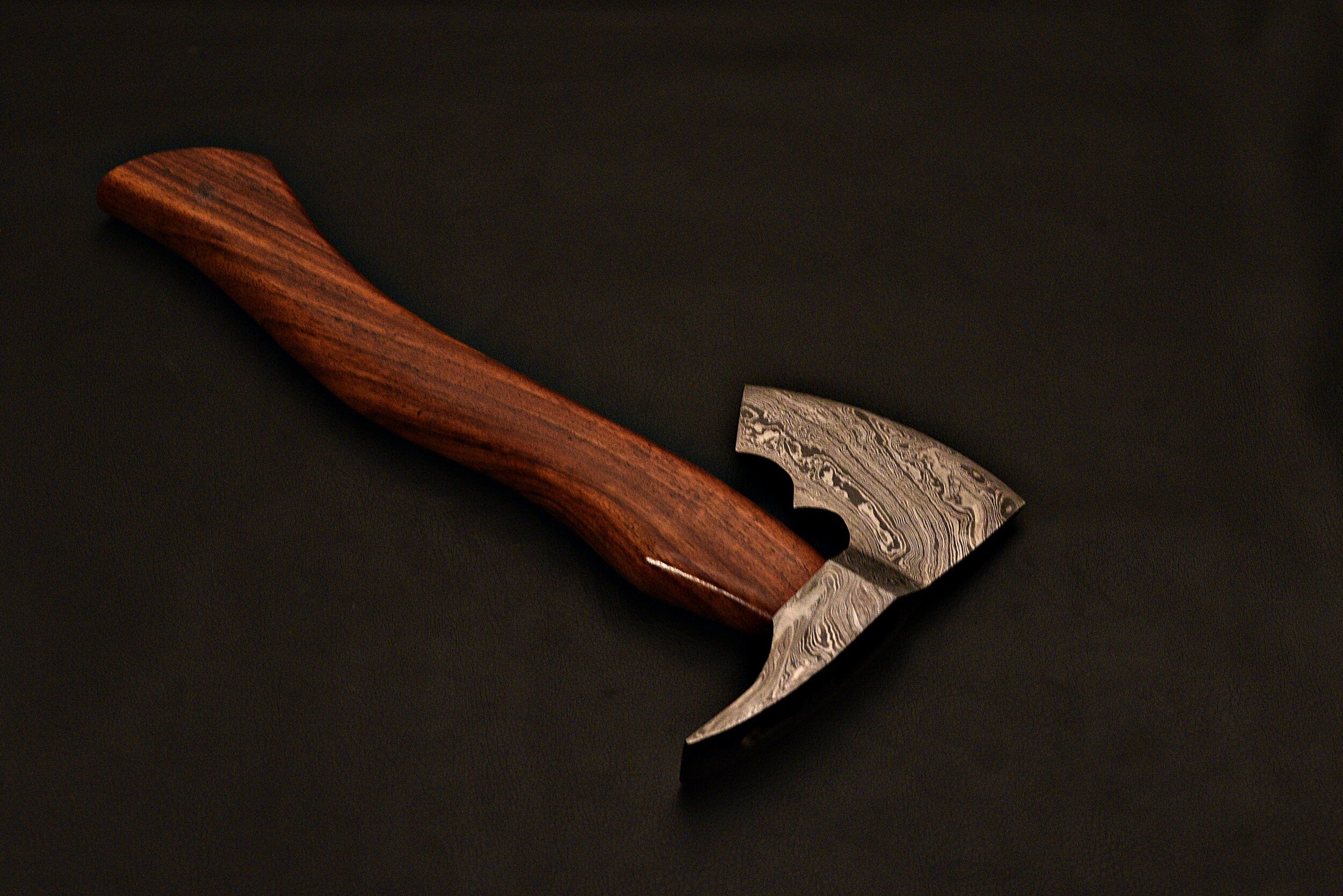 Handmade Damascus Steel Tomahawk/Axe / Aaro Axe / Hatchet / Axe With Rose Wood