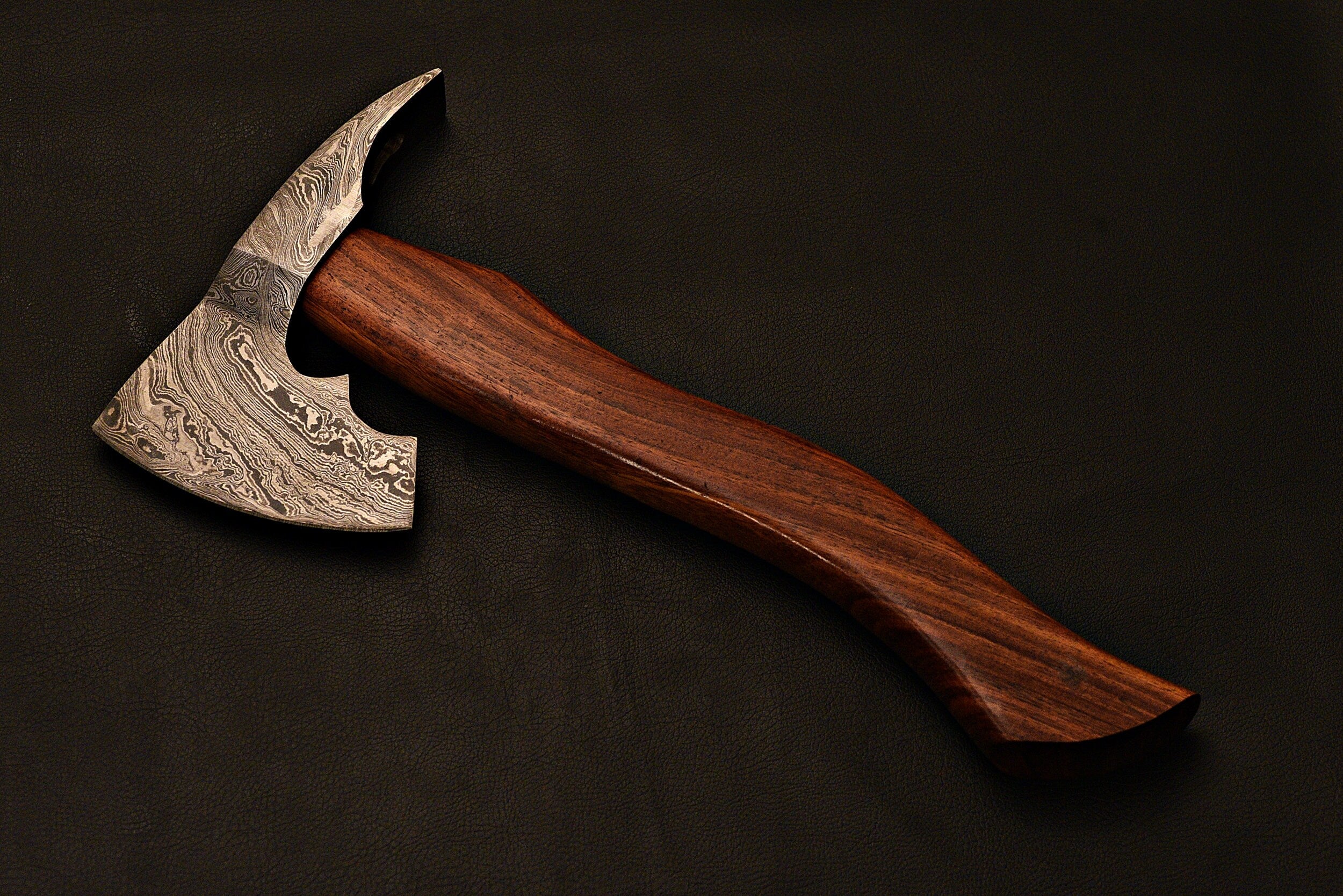 Handmade Damascus Steel Tomahawk/Axe / Aaro Axe / Hatchet / Axe With Rose Wood